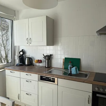Spacious 3-bed Wifi, Netflix, Self Check-in Apartment Wuppertal
