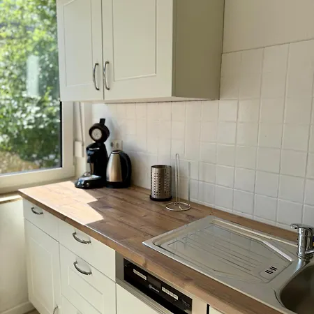 Spacious 3-bed Wifi, Netflix, Self Check-in Appartement *