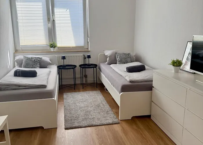 Spacious 3-bed Wifi, Netflix, Self Check-in * Wuppertal