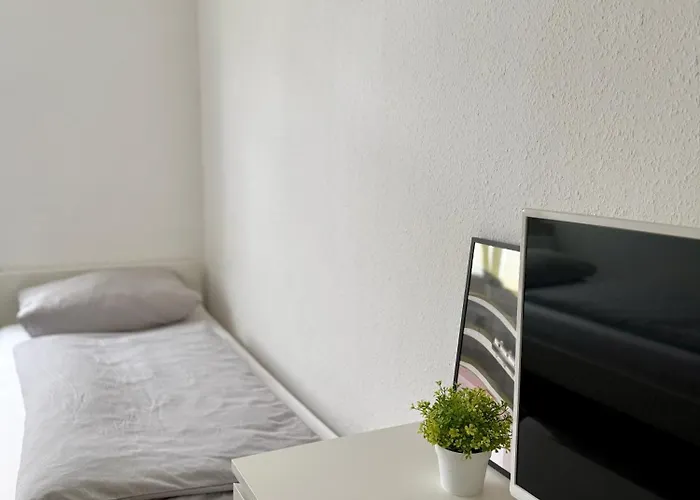 Spacious 3-bed Wifi, Netflix, Self Check-in Appartement Wuppertal
