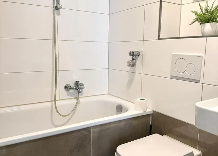 Spacious 3-bed Wifi, Netflix, Self Check-in