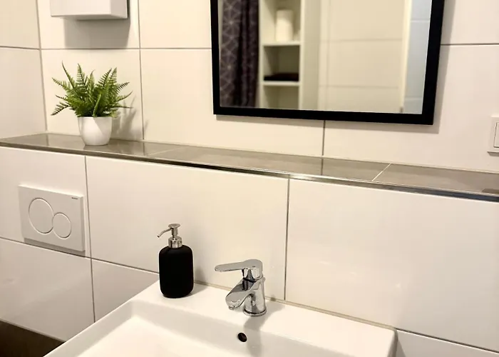 Spacious 3-bed Wifi, Netflix, Self Check-in Appartement *