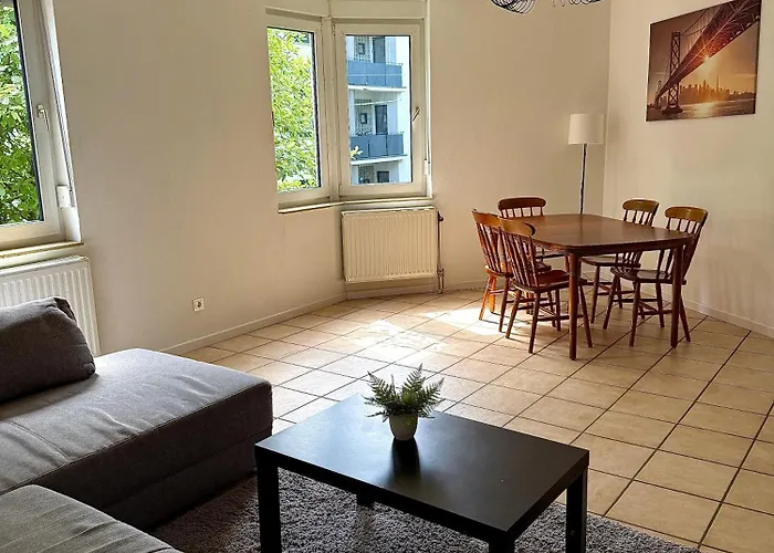 Spacious 3-bed Wifi, Netflix, Self Check-in * Wuppertal