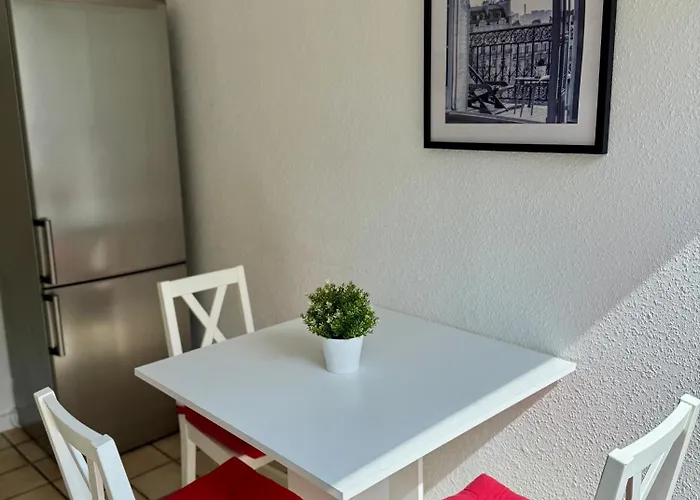 Spacious 3-bed Wifi, Netflix, Self Check-in Lejlighed